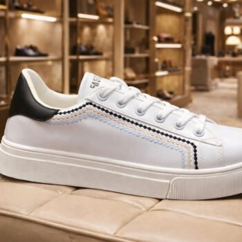 شوز رياضي تطريز